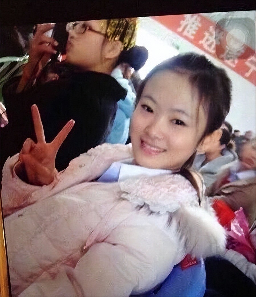 “完美爱豆”鞠婧祎爆大雷?普通女孩的12年逆袭路,会毁于一旦吗(组图) - 4