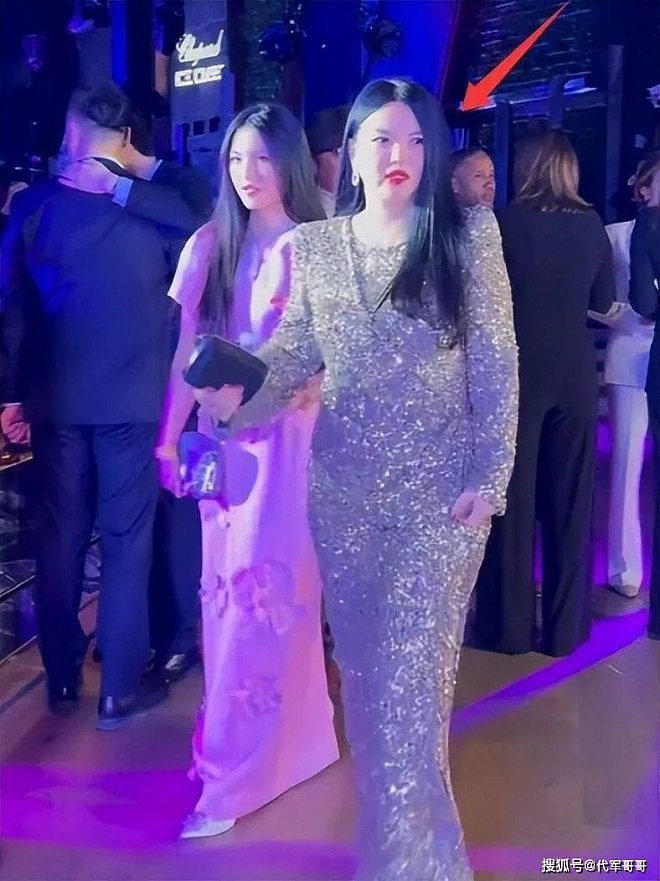 本想为女儿铺路的李湘，竟意外栽在了何超琼手里（组图） - 1