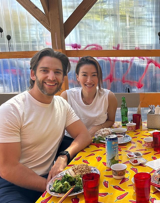 43岁香港著名星二代和外籍男友已经生了孩子,但至今都没有结婚(组图) - 6