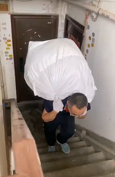 中国搬家老哥一口流利英语,惊呆老外!赚过几千万的澳洲海归却干99块的活(组图) - 2