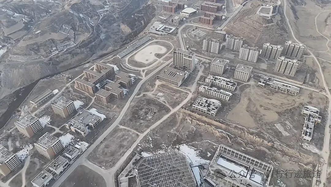 发生了什么,黄土高坡最大烂尾建筑群令人震惊(组图) - 2