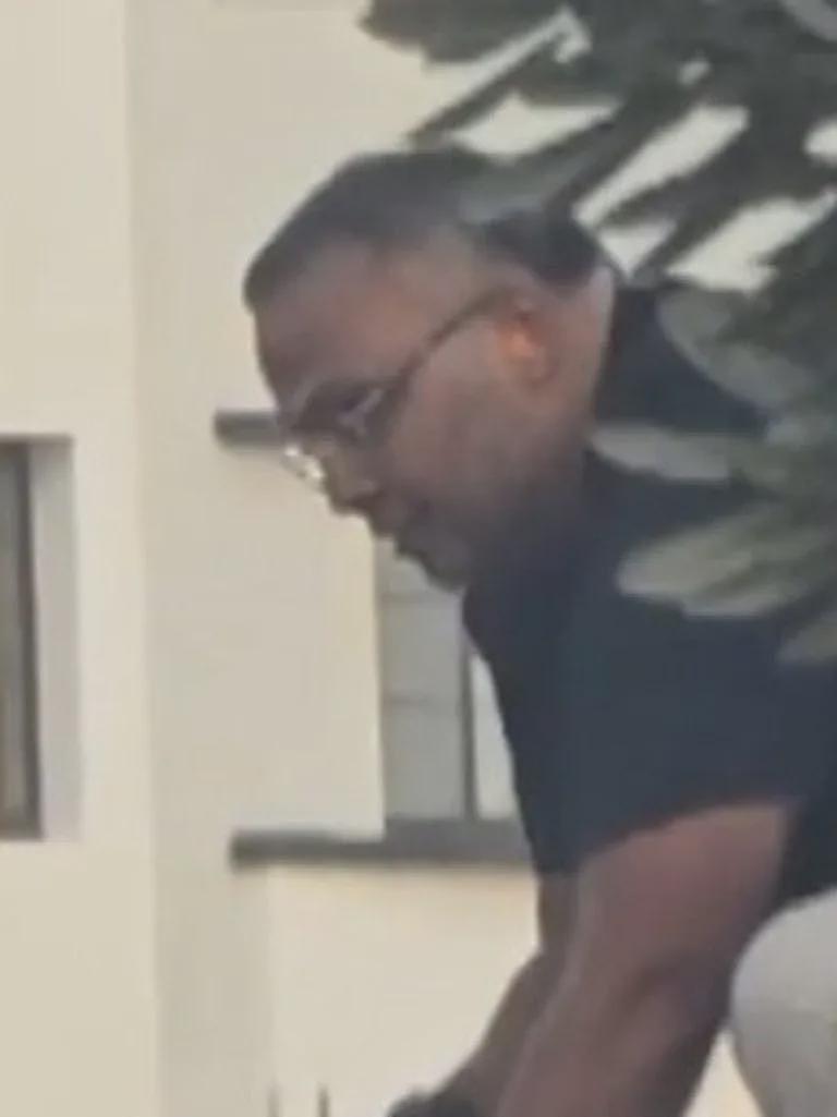 新州警方当街抓的7名维州男子会被释放；“我平生第一次给一个男的送花”，中国留学生在枪击案发生时被19岁的救生员救了（组图） - 20