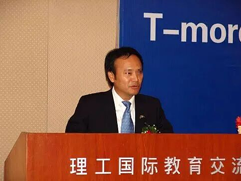 玩转“深港圈”的地产大亨开保险公司，彻底交给职业经理人了？（组图） - 2