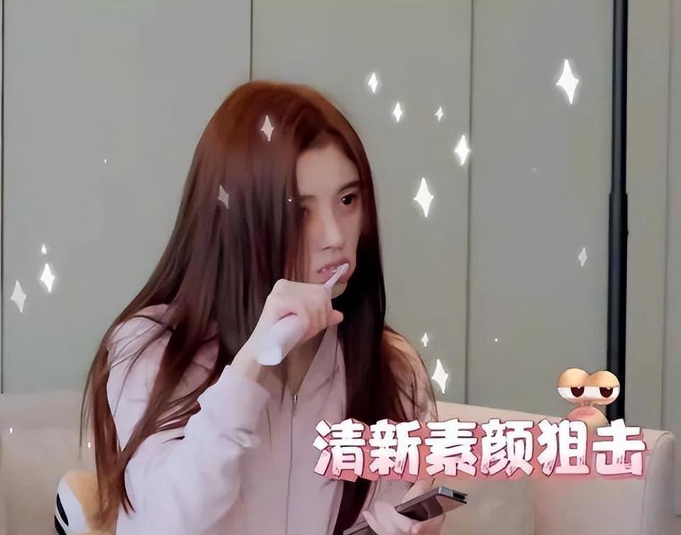 “完美爱豆”鞠婧祎爆大雷?普通女孩的12年逆袭路,会毁于一旦吗(组图) - 35