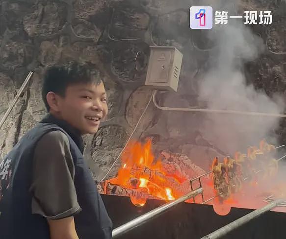 深圳16岁“烤鸡少年”火出圈，每天能卖两三百只烤鸡，靠努力实现逆袭人生（组图） - 1