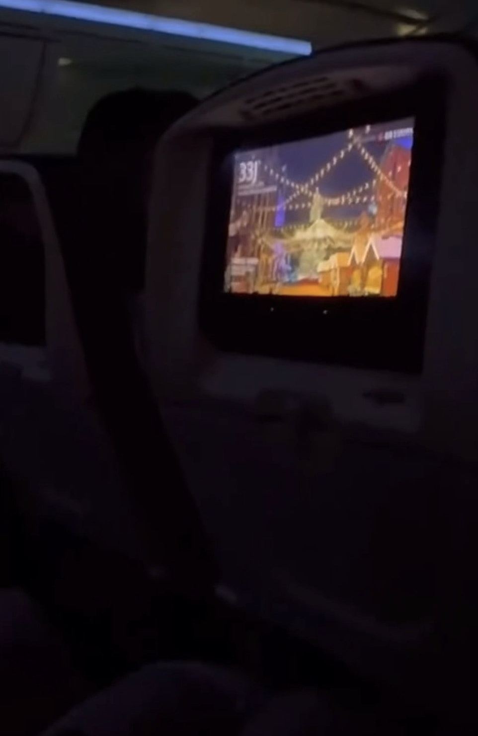 醉酒外籍男机上骚扰中国女乘客,中国女博士反击获网民盛赞(视频/组图) - 3