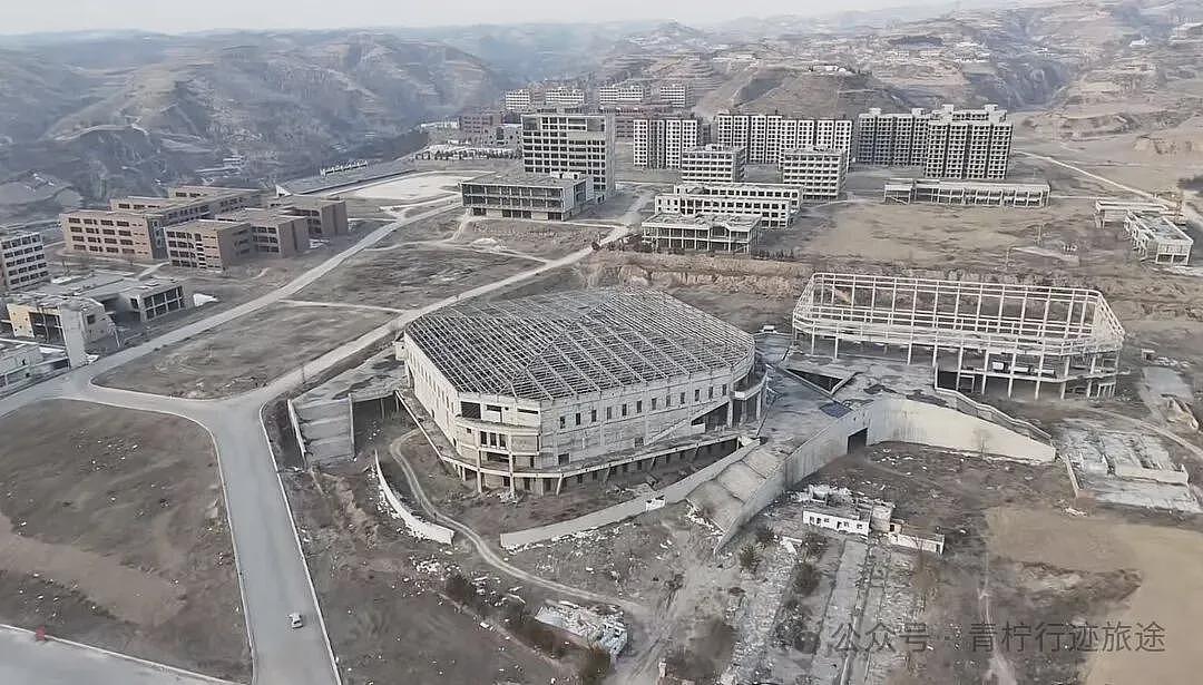 发生了什么,黄土高坡最大烂尾建筑群令人震惊(组图) - 5
