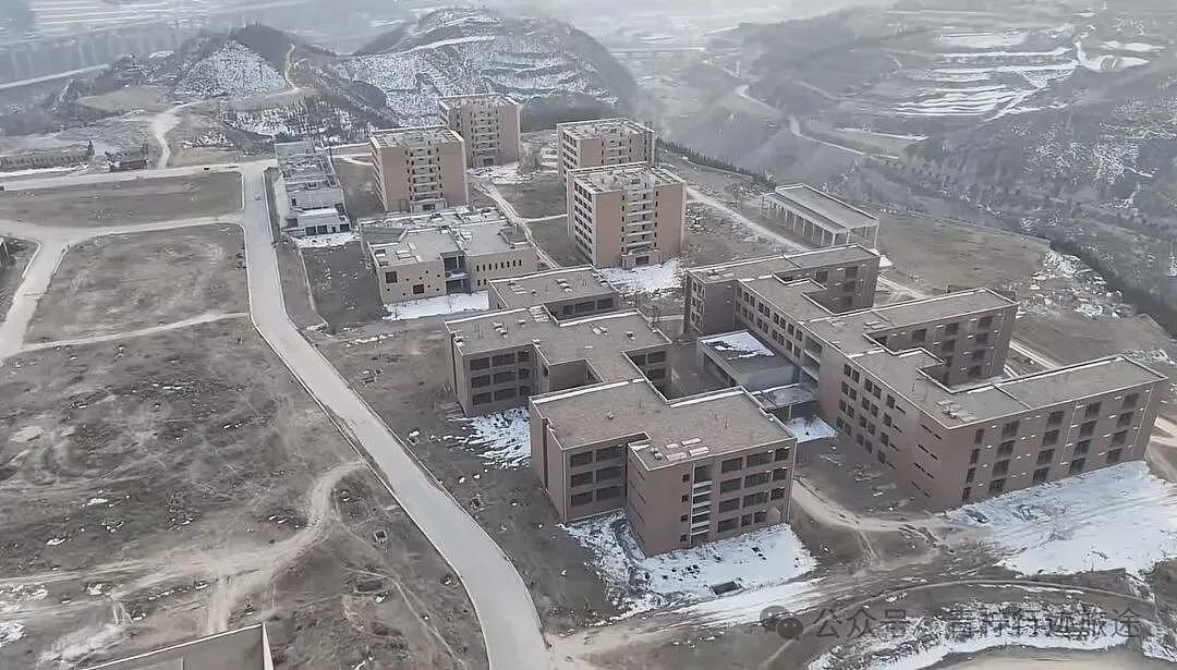 发生了什么,黄土高坡最大烂尾建筑群令人震惊(组图) - 6