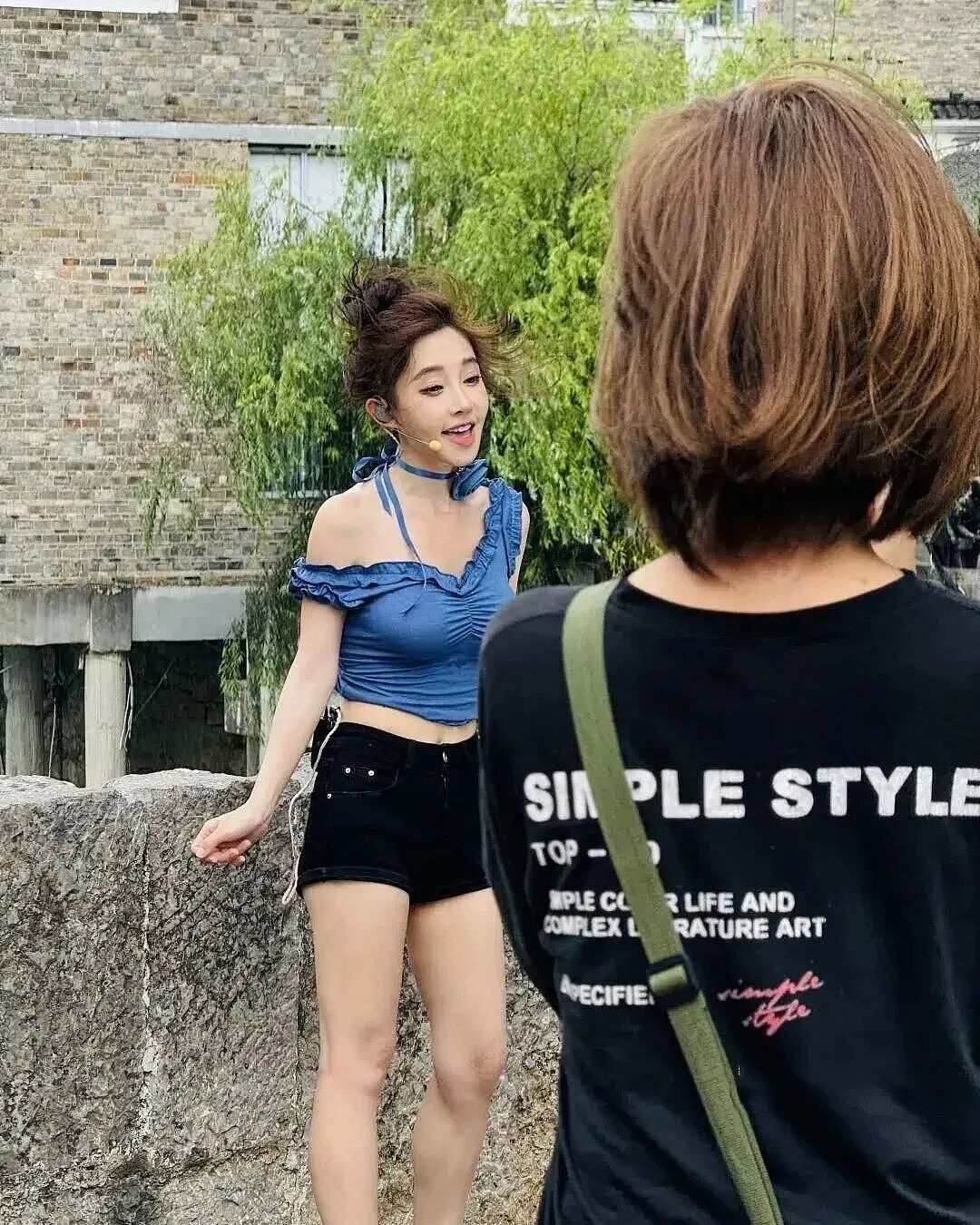 【美女】冯提莫凹凸曲线震惊全网！网友：这比例也太夸张了吧（组图） - 3