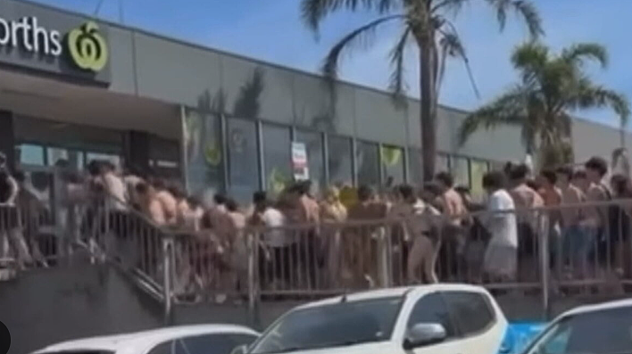 继Bondi海滩后,墨尔本海滩又出事,两百多人暴乱失控,大批警察出动现场混乱不堪...(组图) - 2