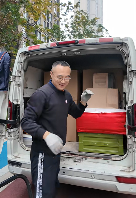中国搬家老哥一口流利英语,惊呆老外!赚过几千万的澳洲海归却干99块的活(组图) - 6