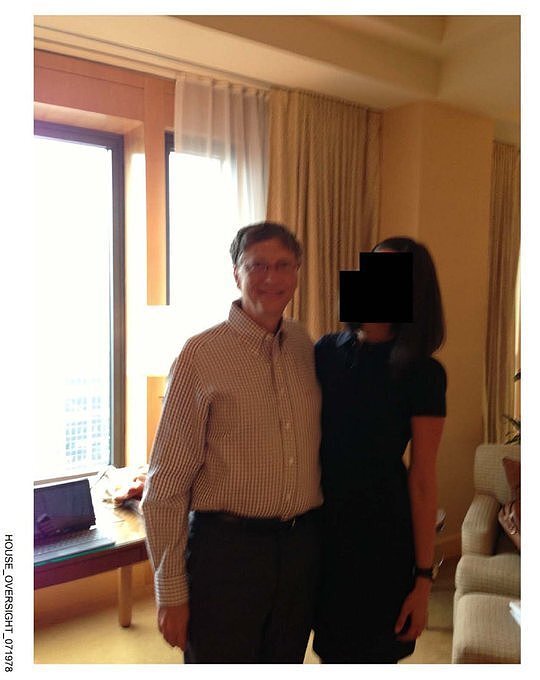 爱泼斯坦案新照公布，女性身体写满神秘内容（组图） - 4