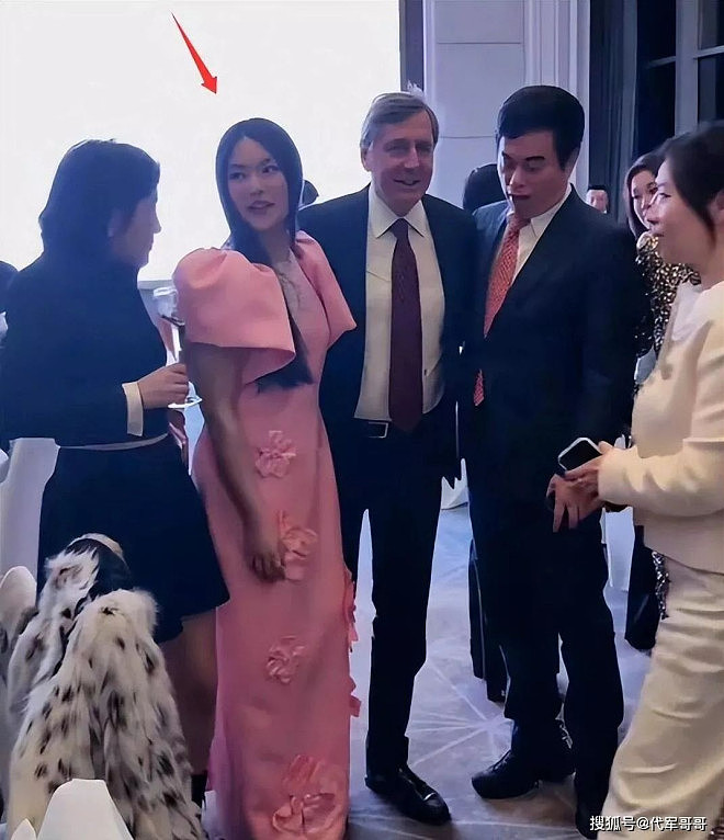 本想为女儿铺路的李湘，竟意外栽在了何超琼手里（组图） - 2