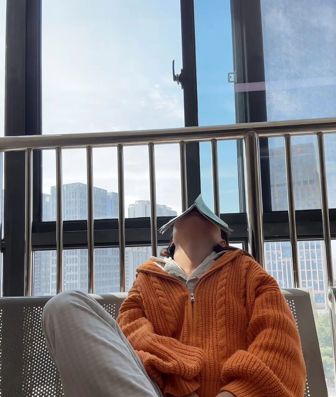 酗酒的年轻女孩，在精神科自救（组图） - 4