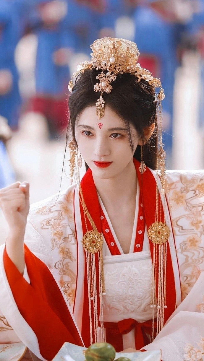 “完美爱豆”鞠婧祎爆大雷?普通女孩的12年逆袭路,会毁于一旦吗(组图) - 30