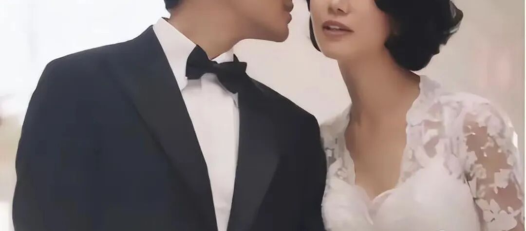 顶流港星人设塌房,把女生安排在家附近?正宫直接上门掌掴第三者!(组图) - 2