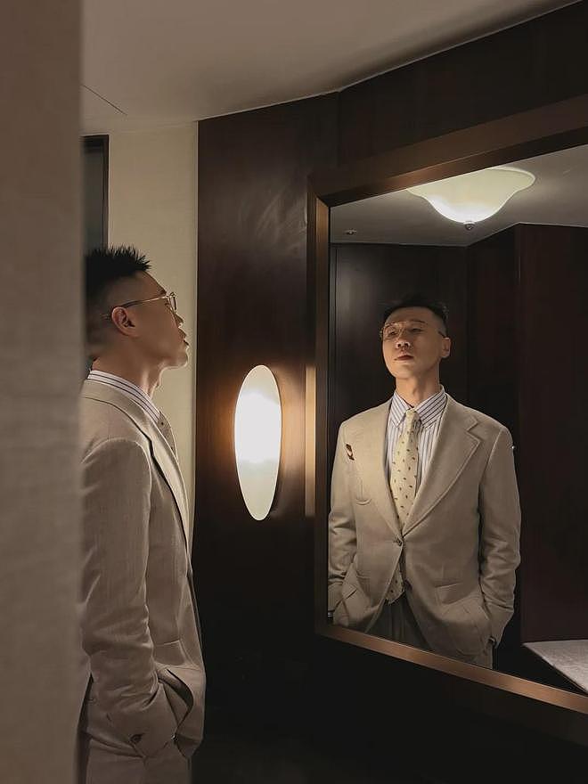搜狐红毯谁赢了？75岁刘晓庆状态震撼全家，和胡兵走创意秀场绝了（组图） - 51