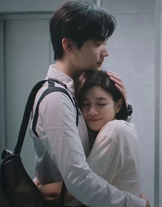 离婚回春,她掀了“姐狗恋”的天花板(组图) - 7