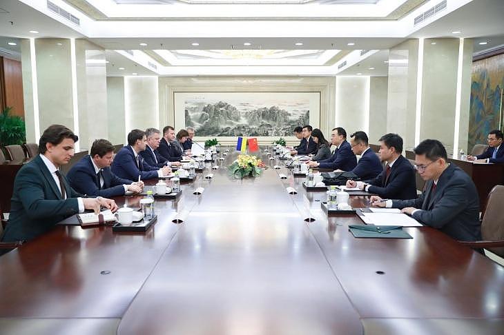 乌克兰外交部第一副部长在北京与中国官员讨论俄乌战争（组图） - 1