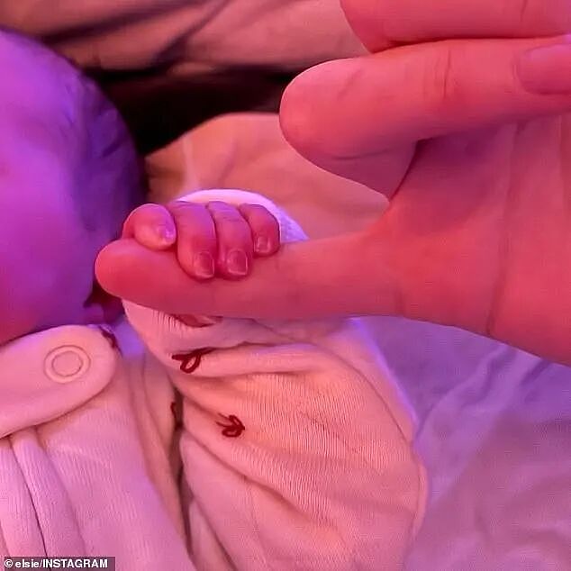 女神收割机皮特当爹！3月恋爱，7月官宣怀孕，12月孩子都生了...这速度？（组图） - 8