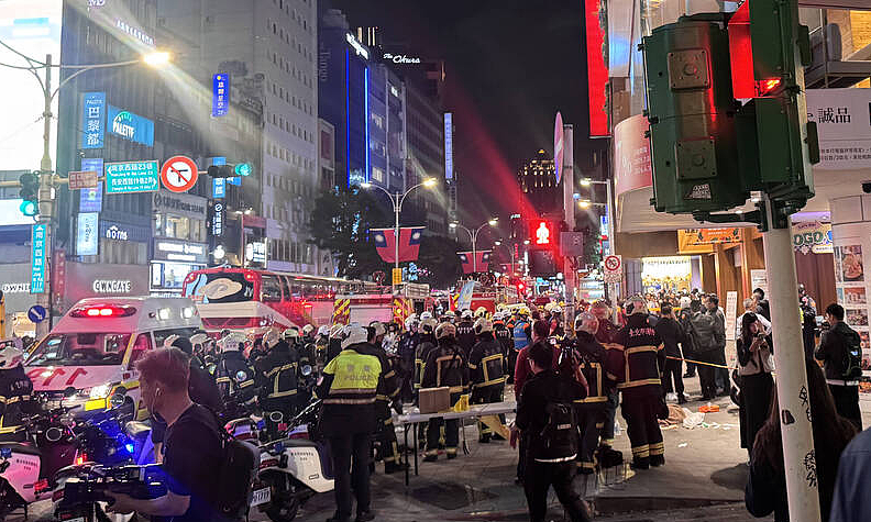 3死7伤！台湾闹市随机砍人，嫌犯跳楼身亡，网络惊现威胁：下一站高雄（组图） - 2