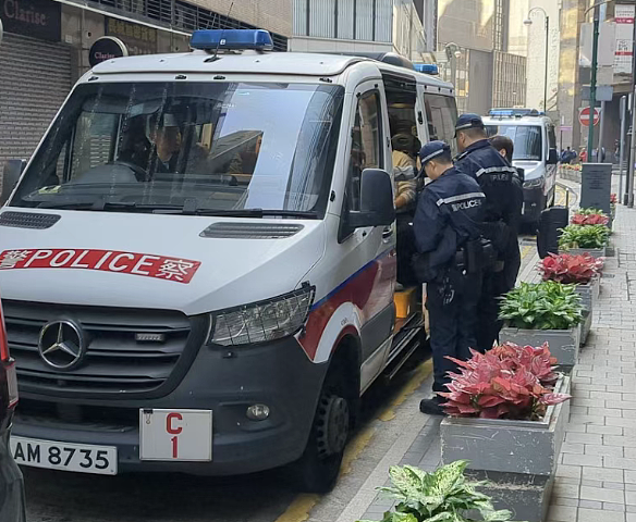 香港中环10亿日元大劫案：43岁内地男子被捕，警方追查是否“熟人作案”（组图） - 1