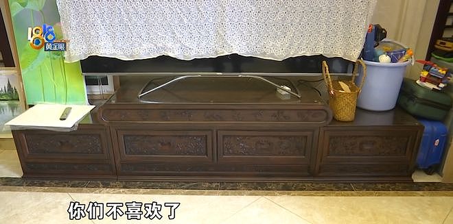 男子花100万买红木家具,10年后发现断面是腻子跟胶水(组图) - 3