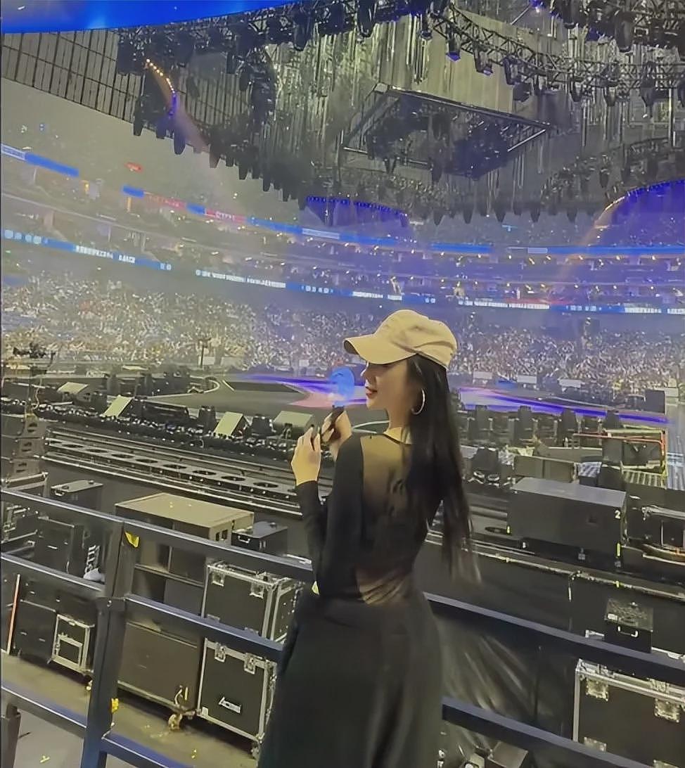F4演唱会成照妖镜,佟丽娅有了皱纹,蒋丽莎脸僵肿,司雯嘉太惊艳(组图) - 36