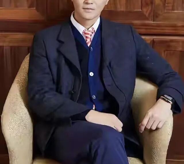 顶流港星人设塌房,把女生安排在家附近?正宫直接上门掌掴第三者!(组图) - 5