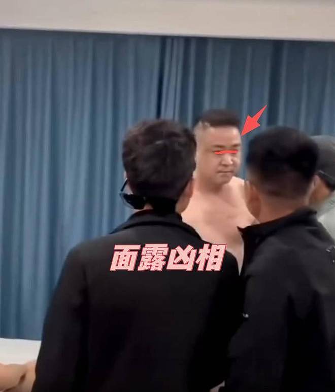 大瓜！年轻少妇出轨被当场抓奸，丈夫唯唯诺诺，视频曝光惹怒网友（组图） - 3