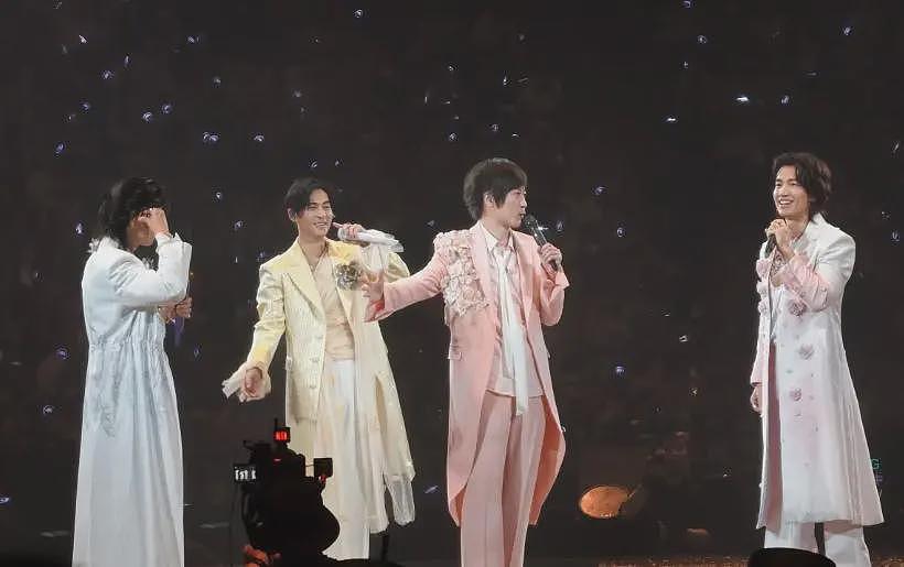 F4演唱会成照妖镜,佟丽娅有了皱纹,蒋丽莎脸僵肿,司雯嘉太惊艳(组图) - 5