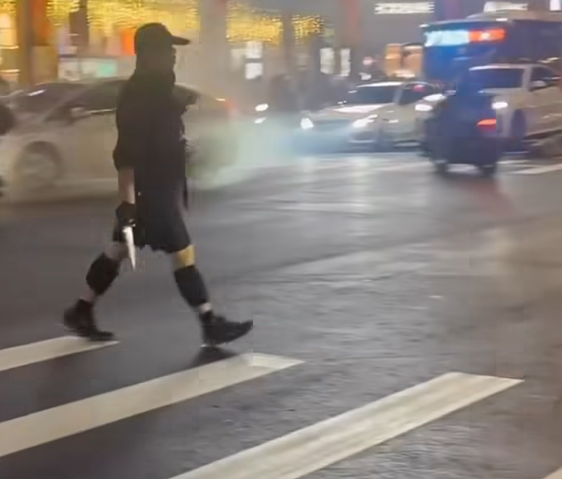 3死7伤！台湾闹市随机砍人，嫌犯跳楼身亡，网络惊现威胁：下一站高雄（组图） - 4