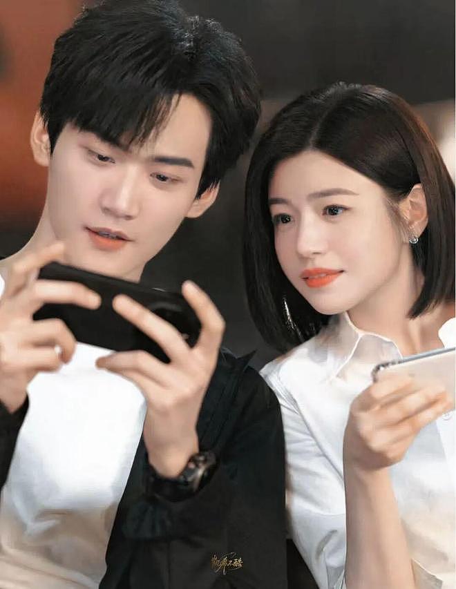 离婚回春,她掀了“姐狗恋”的天花板(组图) - 5