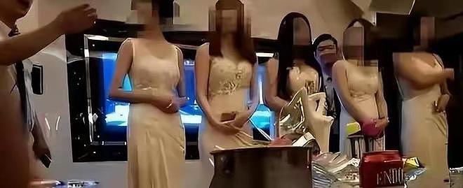 暗访中国多地私人影院,被推荐299元女孩陪侍套餐,可暴力撕丝袜带走过夜(组图) - 3