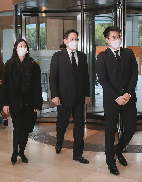 55岁三星长公主走路要人扶、白发藏不住？人间富贵花背后辛酸多…（组图） - 37
