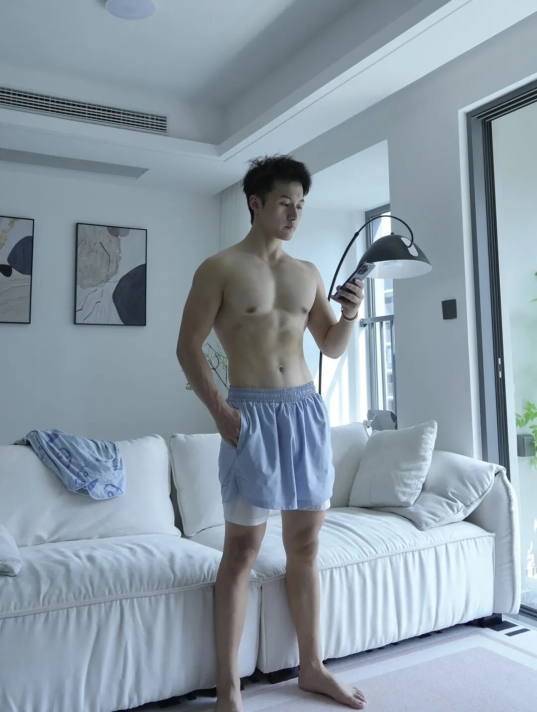 【帅哥】健身房里的肌肉猛男,圆润饱满的大胸肌令人赏心悦目(组图) - 5