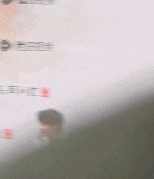 星光大赏太尴尬！抢话挡镜头，念错字场地还小，被嘲是灯光小赏（组图） - 27