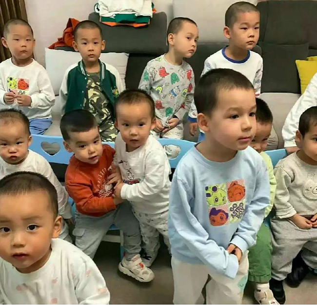 “中国首父”再上热搜,富豪们的“造子游戏”到底有多疯狂?(组图) - 10