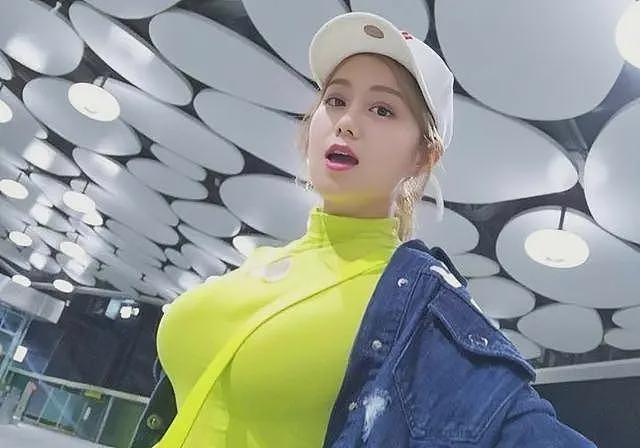 恭喜!香港知名女星离婚三年疑有新恋情,因着装暴露惹前夫不满(组图) - 3