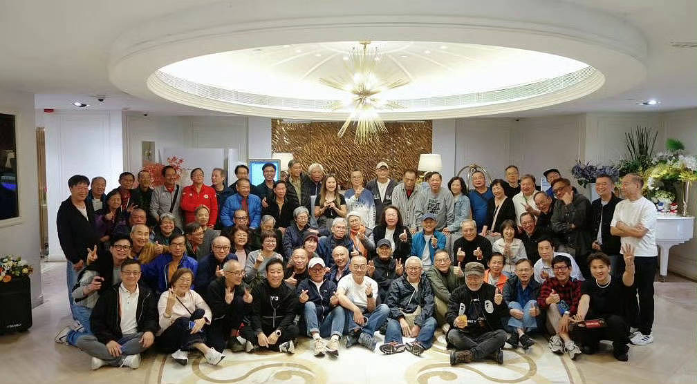 周润发有情有义，宴请百位底层同事....（组图） - 1