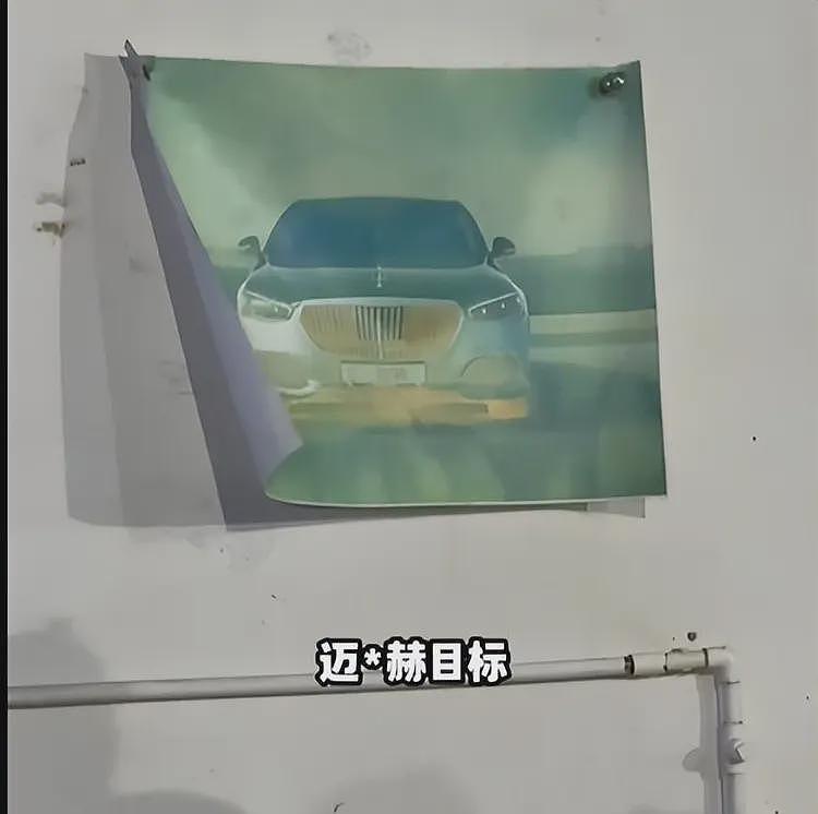 走红不到一周，烤鸡少年
