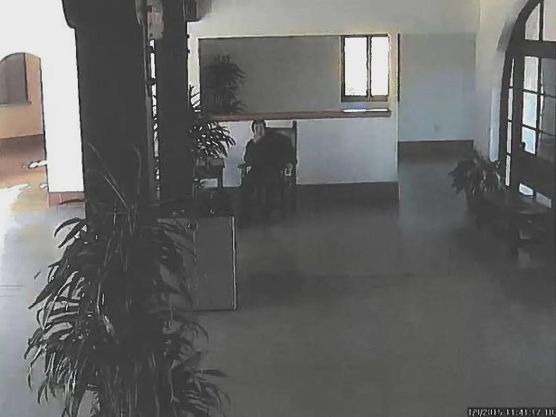华裔女孩嫁美国富商,生仨混血儿子,婚后21年惨死于千万豪宅(组图) - 35