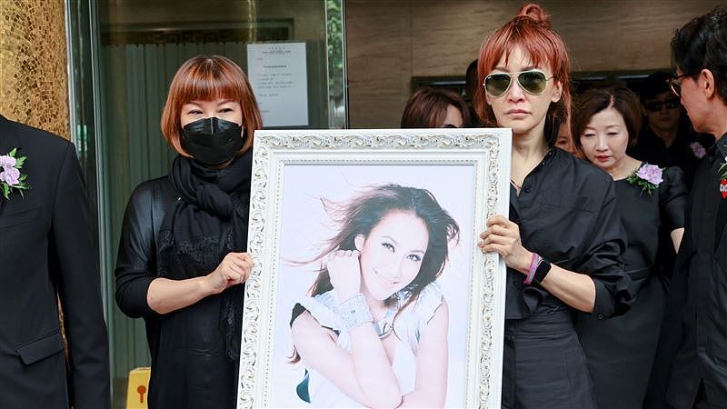 华语天后李玟真正死因非轻生?(图) - 1