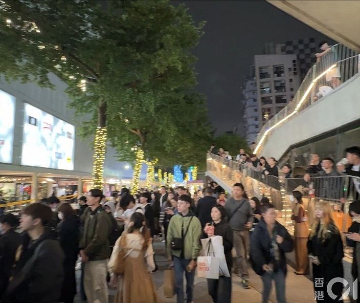 台北斩人，男骑士停红灯遭砍倒地影片曝光，撑到转角血流不止身亡（视频/组图） - 5