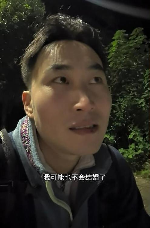 威海35岁海归硕士创业亏百万，回家借钱被父赶出门，母亲举动看哭全网（组图） - 7