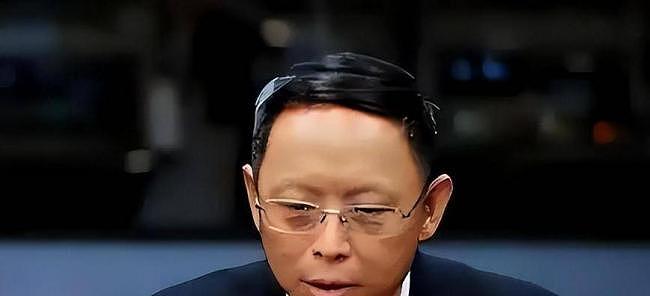 他全家移民却在中国疯狂捞金,一年赚走4个亿(组图) - 3