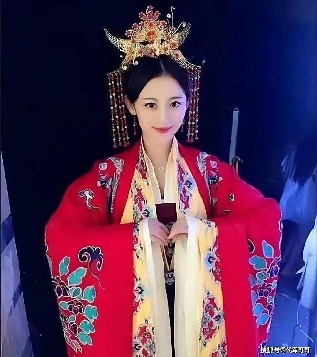 原来她早已去世！26岁不治而亡，被全家吸血多年（组图） - 8