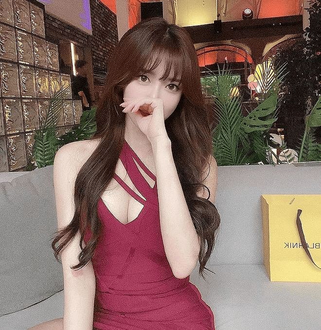 【美女】韩国顶级美女网红，36D蜂腰翘臀，火辣腰臀比，性感尤物！（组图） - 1