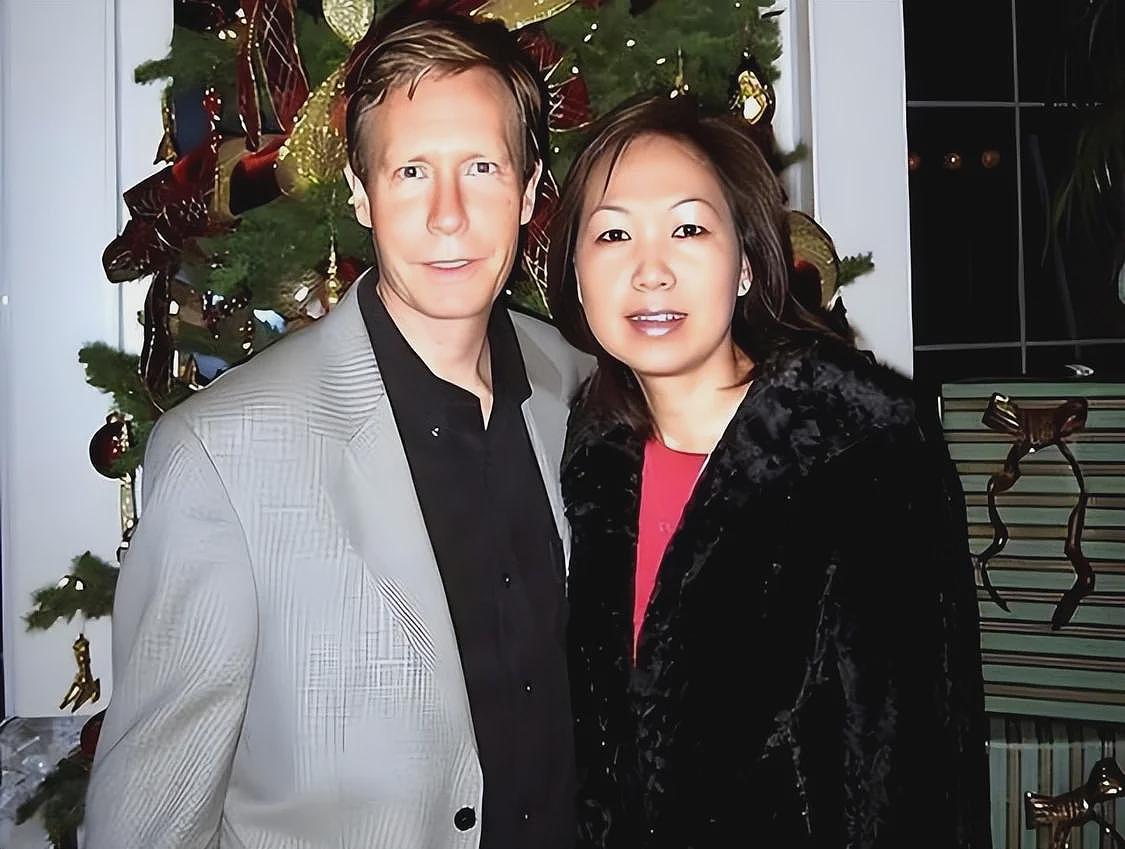 华裔女孩嫁美国富商,生仨混血儿子,婚后21年惨死于千万豪宅(组图) - 6