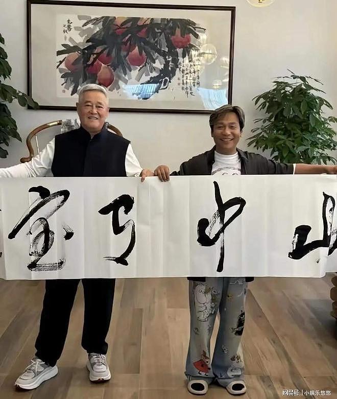 12月21日凌晨宋小宝晒出看望赵本山的视频,这波师徒同框暖到网友(组图) - 3